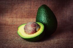 Авокадо – кралско овошје богато со антиоксиданси и хранливи состојки