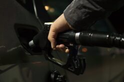 Бензините и дизелот поевтинуваат за 3,5 денари