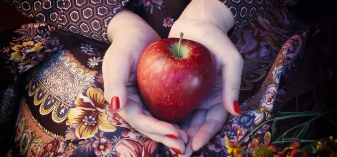 Зошто се вели дека со едно јаболко на ден, доктор не ви е потребен?