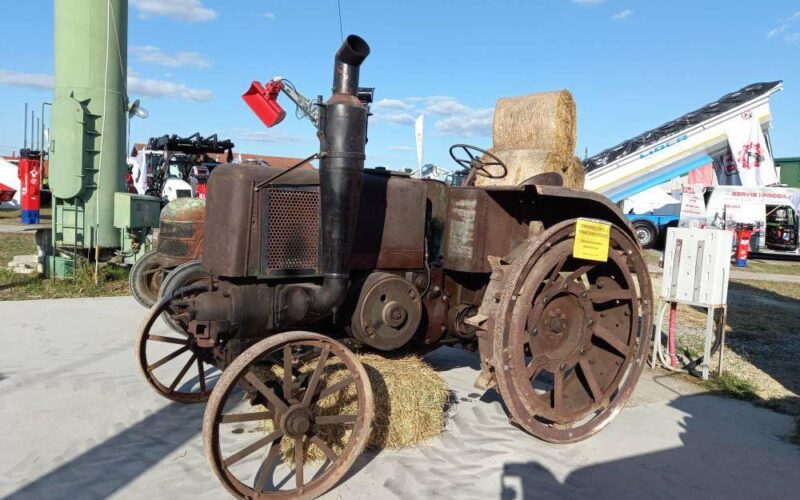 (Фото) За сите вљубеници во механизацијата – Се одржа изложба на стари трактори во Гудовац