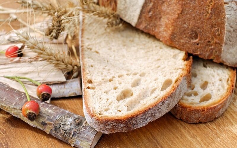 Од денес лебот поскапе за 10 %