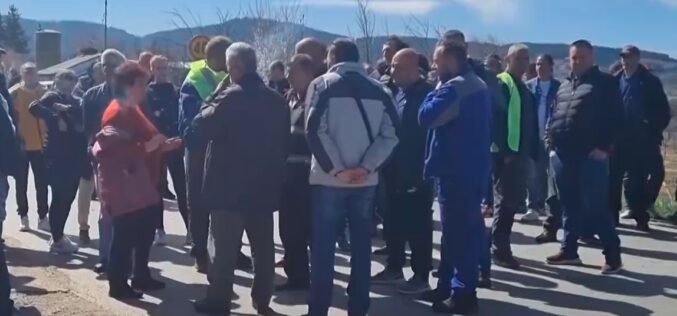 Изреволтирани малешевци на мирен протест во Берово